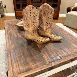 Rustic Tan Leather Cowboy Boots